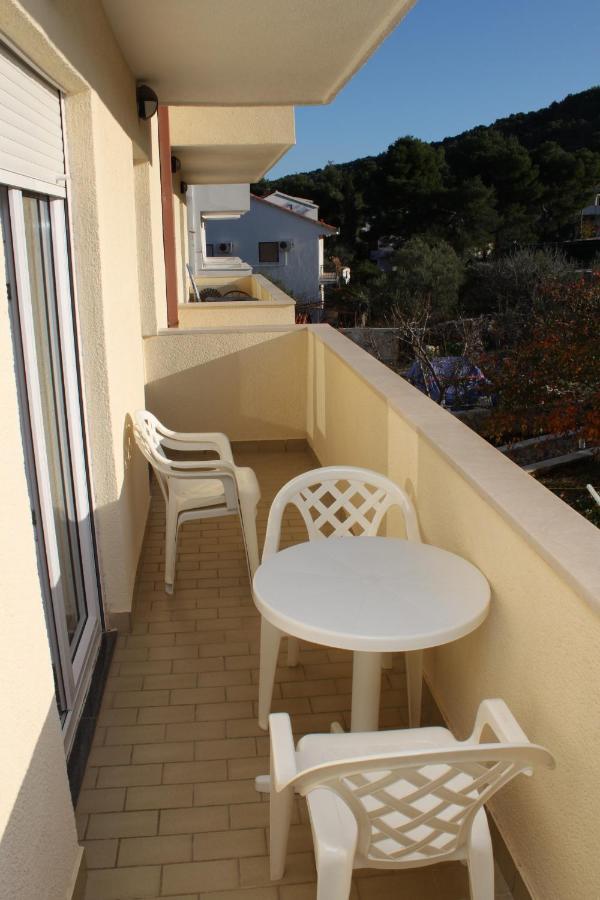 Apartments By The Sea Slatine, Ciovo - 1139 Екстер'єр фото